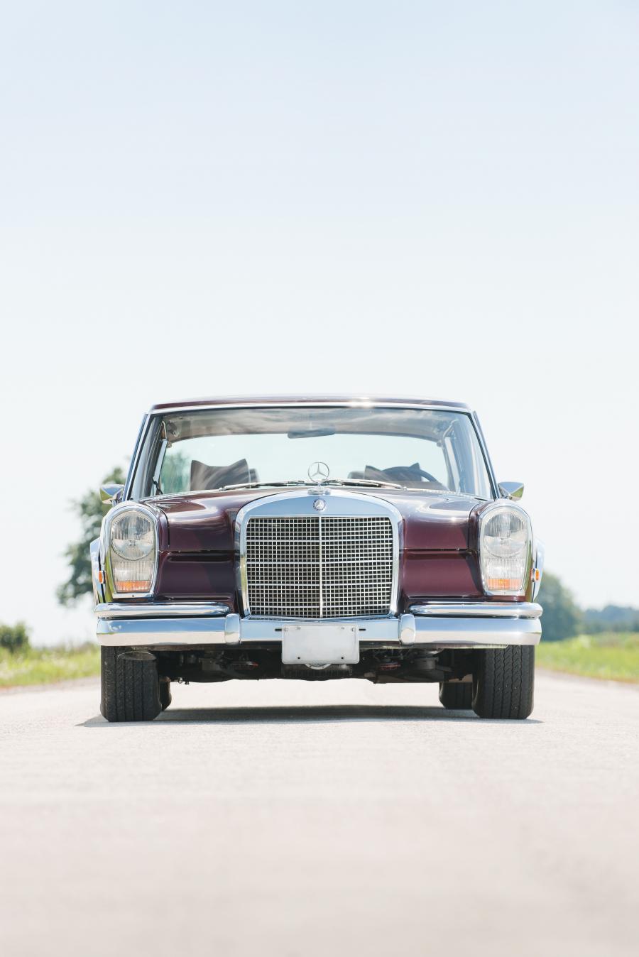  Mercedes-Benz 600 SWB Sedan 1970 года  (фото 6 из 18)